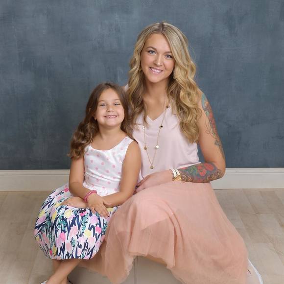 Meet your Posher, Nina - Picture 1 of 1